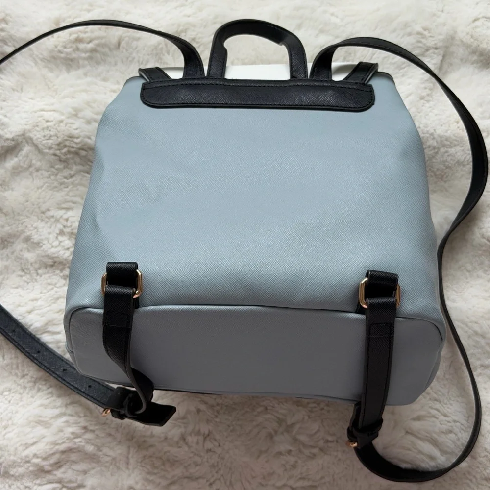 Everyday GUESS Gammill White, Light Blue & Black Dual Buckled Pockets Backpack